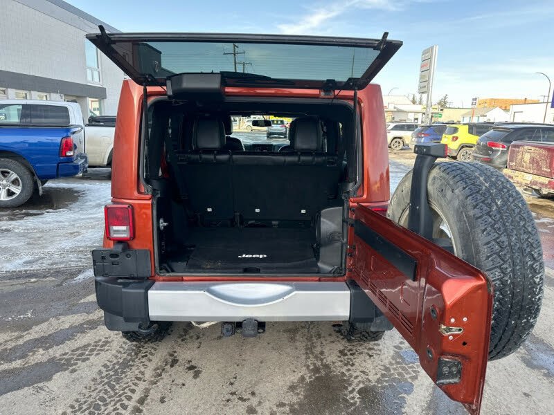 2014 Jeep Wrangler Unlimited Sahara 4WD