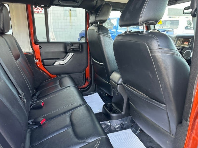 2014 Jeep Wrangler Unlimited Sahara 4WD